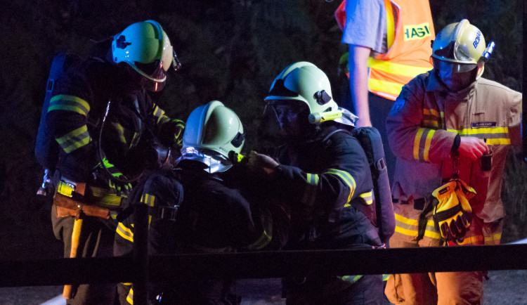 Požár skládky na Proseči