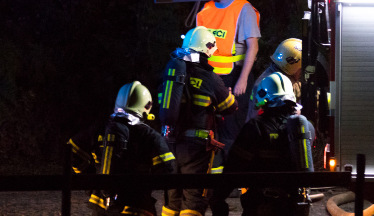 Požár skládky na Proseči