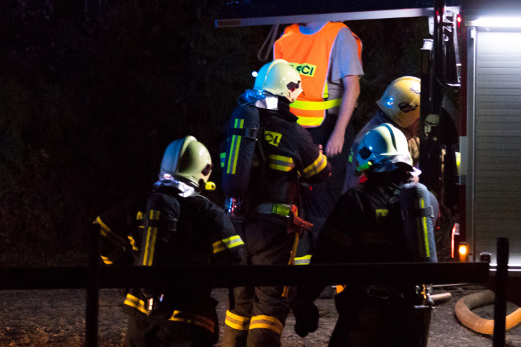 Požár skládky na Proseči