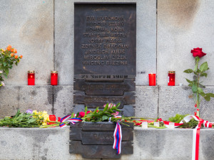 Pietní akt před libereckou radnicí