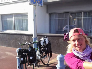 Alena Ledlová projíždí celou Evropu na kole