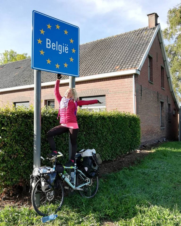 Alena Ledlová projíždí celou Evropu na kole