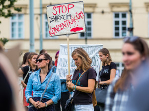 Pochodu za práva zvířat se zúčastnily stovky lidí