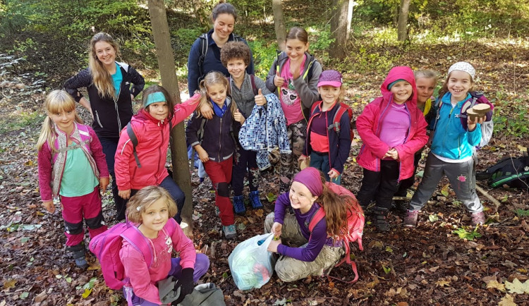 Skauti vyčistili les v Lidových sadech