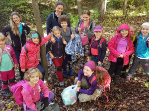 Skauti vyčistili les v Lidových sadech