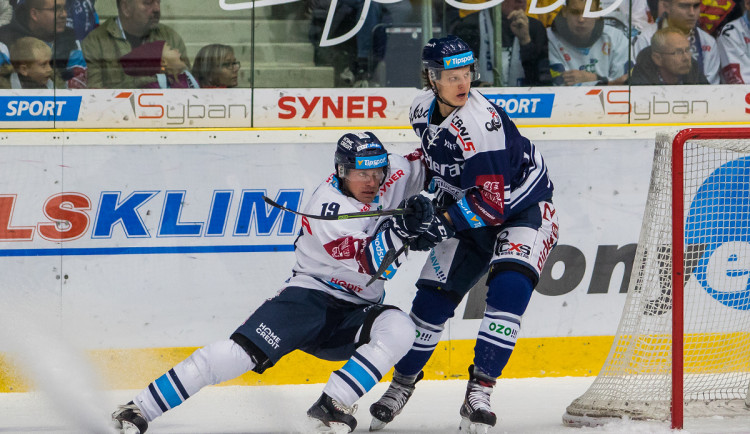 Tygři porazili Vítkovice v hallooweenském utkání 3:2