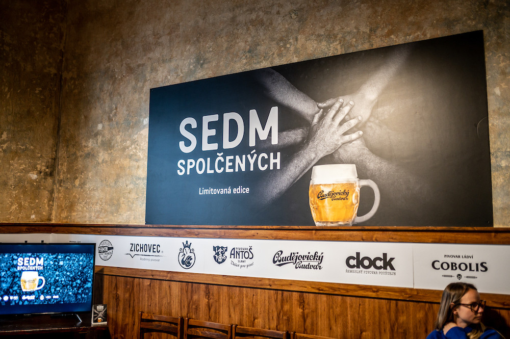Představení sedmi spolčených