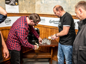 Představení sedmi spolčených