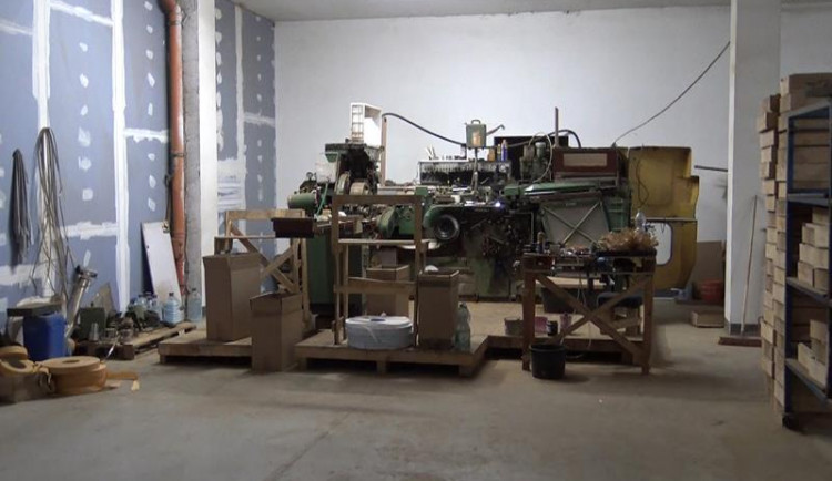 Nelegální výrobna cigaret