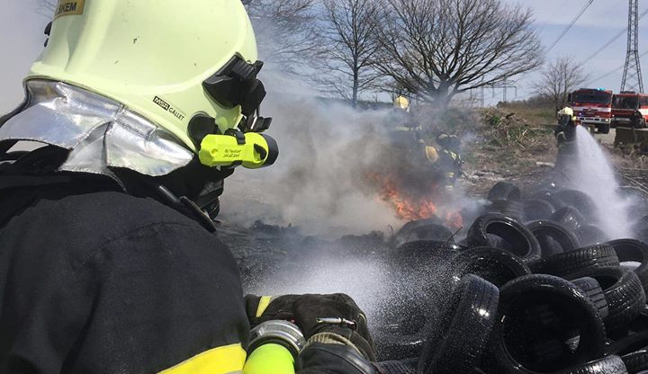 Požár pneumatik ve Stráži pod Ralskem