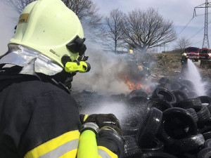 Požár pneumatik ve Stráži pod Ralskem