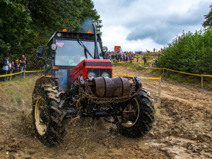 Závody traktorů v Bozkově