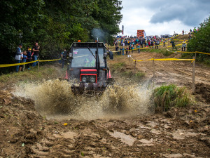 Závody traktorů v Bozkově