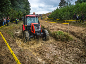 Závody traktorů v Bozkově