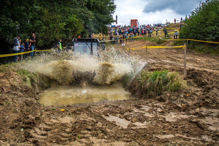 Závody traktorů v Bozkově