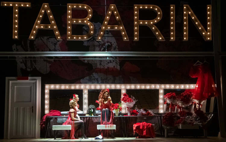 Slečna vdova, foto René Miko