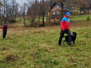 Cvičení kynologů horské služby v Krkonoších