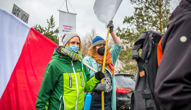 Demonstrace u polského dolu Turów