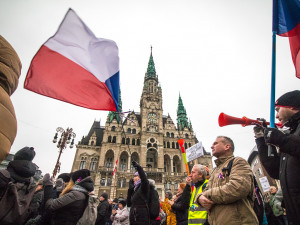 Demonstrace proti pandemickému zákonu v Liberci