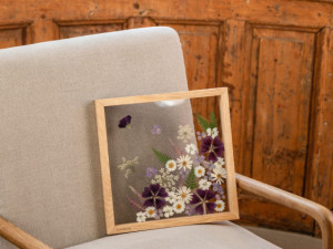 Veronika s Petrem vyrábí úchvatné obrazy z lisovaných květin. Na výlety chodíme s batohy plných knih, říkají