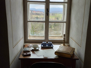 Nově vytvořený prvorepublikový interiér na zámku Frýdlant