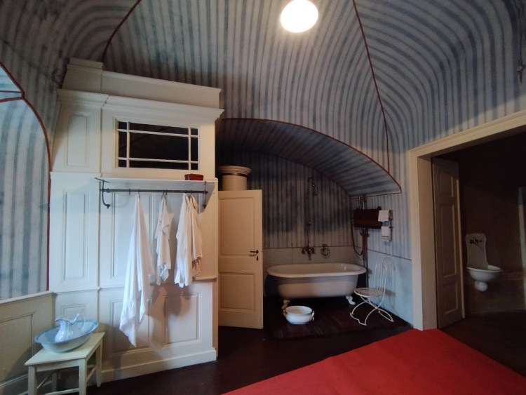 Nově vytvořený prvorepublikový interiér na zámku Frýdlant