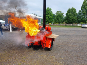 Polní kuchyň v plamenech