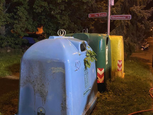 Požár kontejnerů na Špičáku