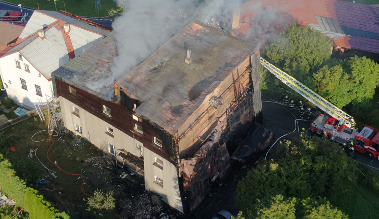 Požár rekonstruovaného penzionu v Tanvaldě