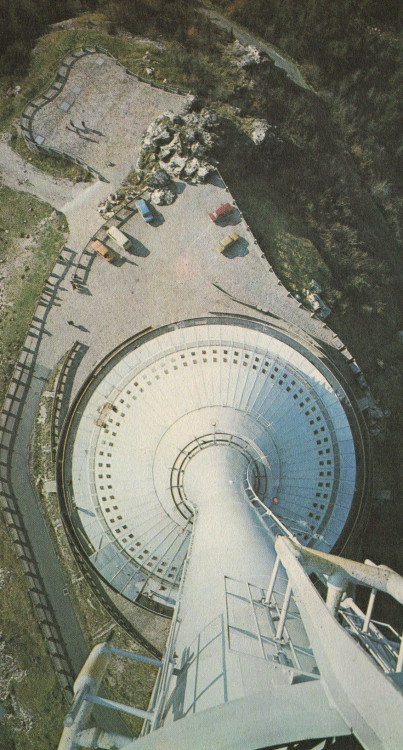 Hotel a vysílač Ještěd slaví 50 let od otevření