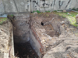 Odhalené hroby a kostry v parku Budyšínská