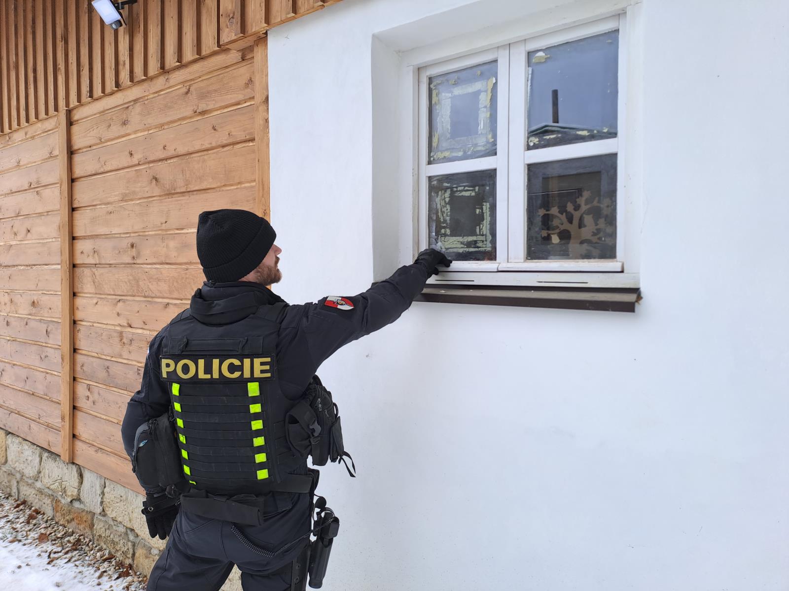 Kontrola rekreačních chatových oblastí policisty