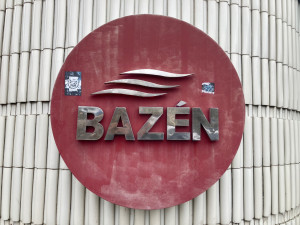 Bazén Liberec před rekonstrukcí, předání staveniště dodavateli a vizualizace budoucí podoby interiéru.