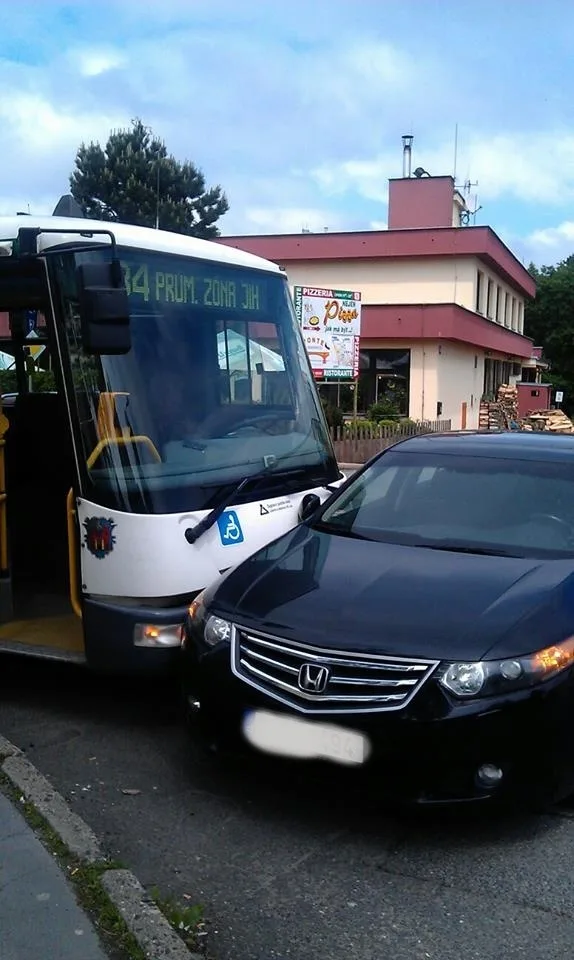 Nehoda autobusu
