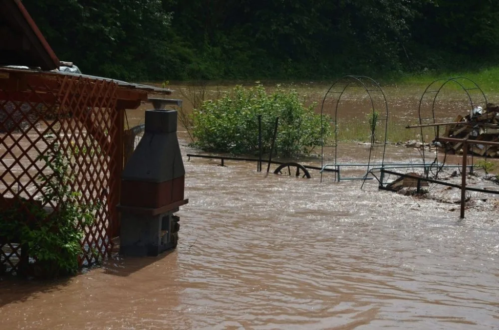 Přívalový déšť o víkendu zasáhl Liberecký kraj. Foto: HZSLK