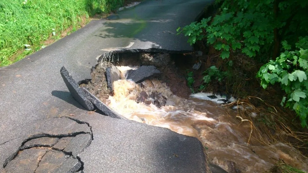Přívalový déšť o víkendu zasáhl Liberecký kraj. Foto: HZSLK