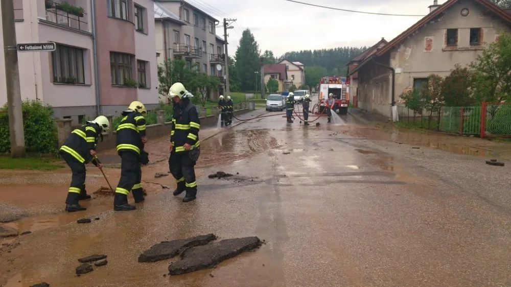 Přívalový déšť o víkendu zasáhl Liberecký kraj. Foto: HZSLK