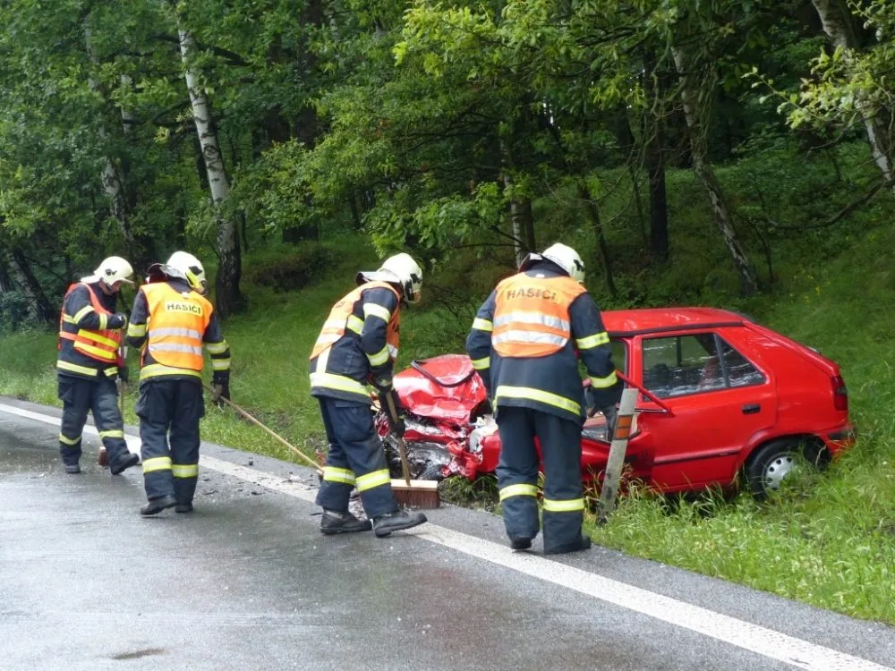 Tragická nehoda u Rynoltic. Foto: HZSLK/Zdenka Štrauchová