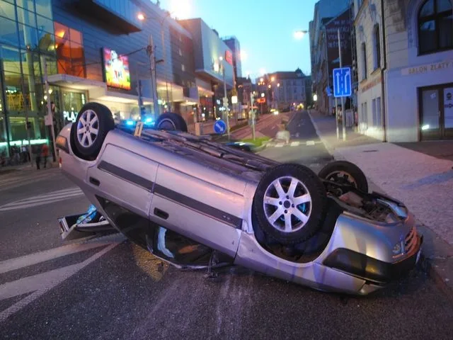 Nehoda Citroenu. Foto: Policie ČR