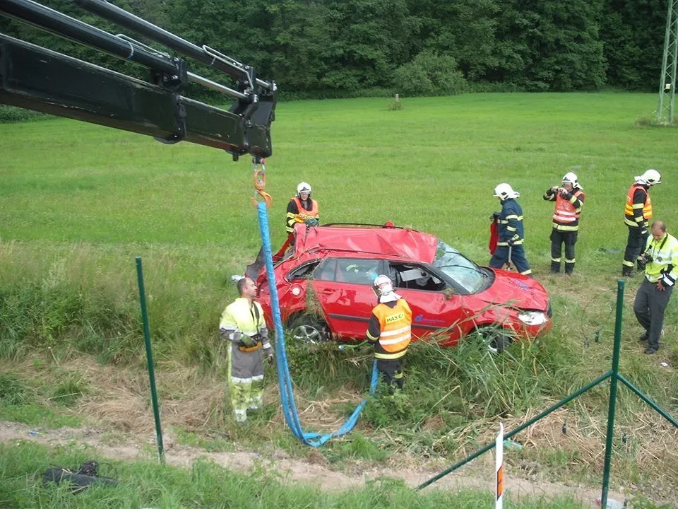 Nehoda u Hodkovic. Foto: Odtahová služba Říha