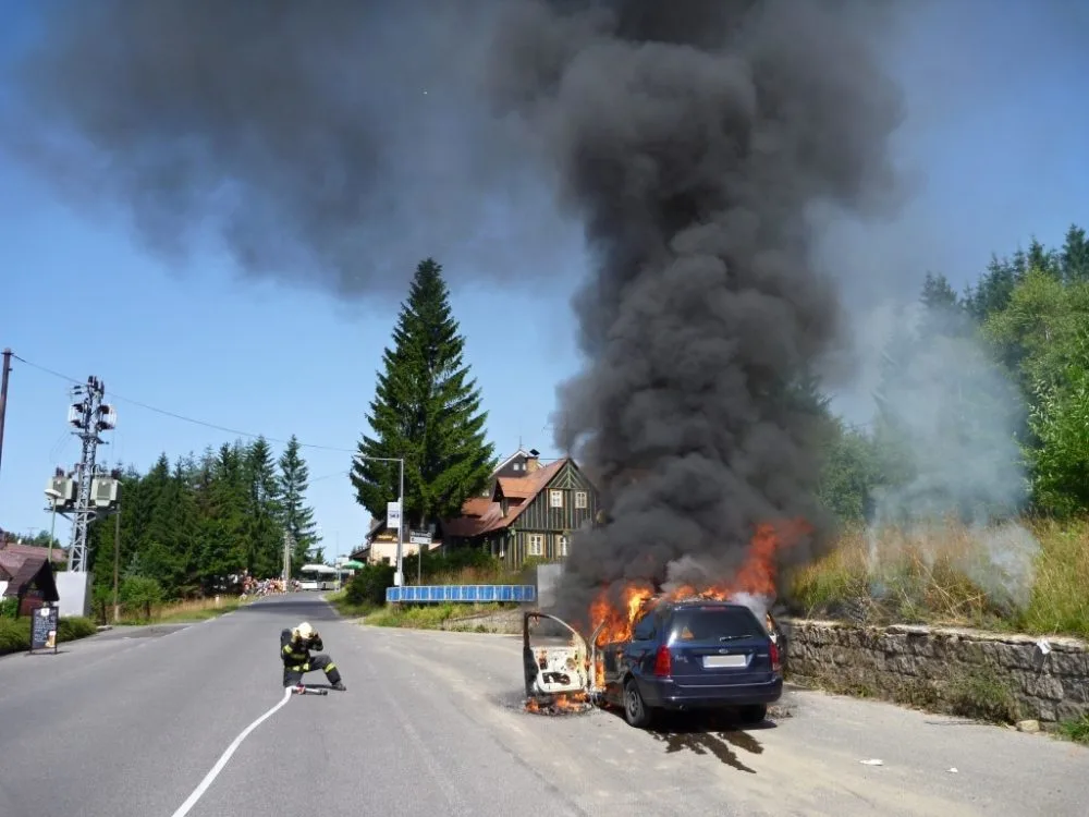 Požár Focusu. Foto: HZSLK