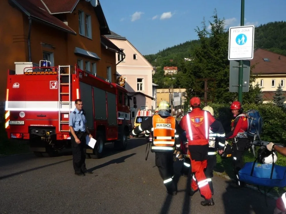 Těžká poranění utrpěla žena při pádu ze skály. Foto: HZSLK
