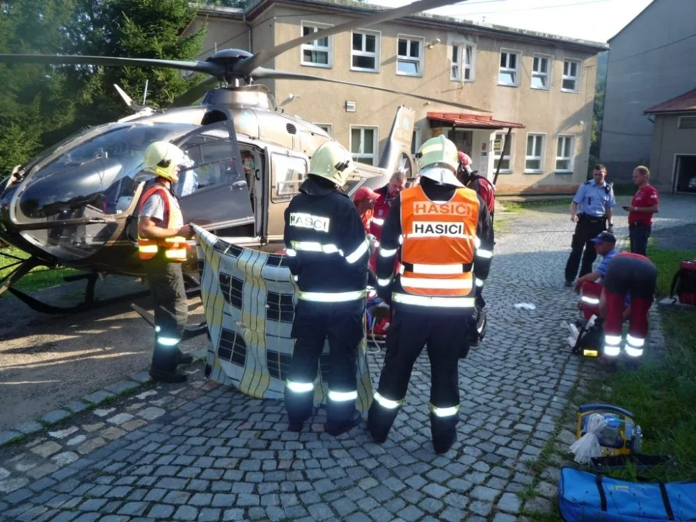Těžká poranění utrpěla žena při pádu ze skály. Foto: HZSLK