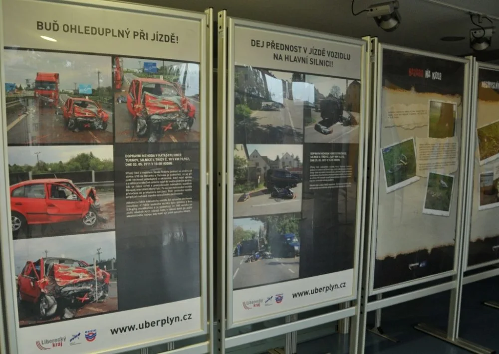 Výstava "Stop smrtelným nehodám." Foto: Květa Šírová