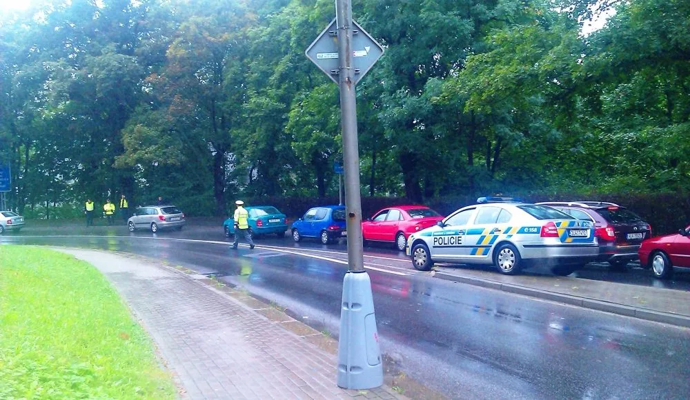 Nehoda zablokovala přilehlé ulice