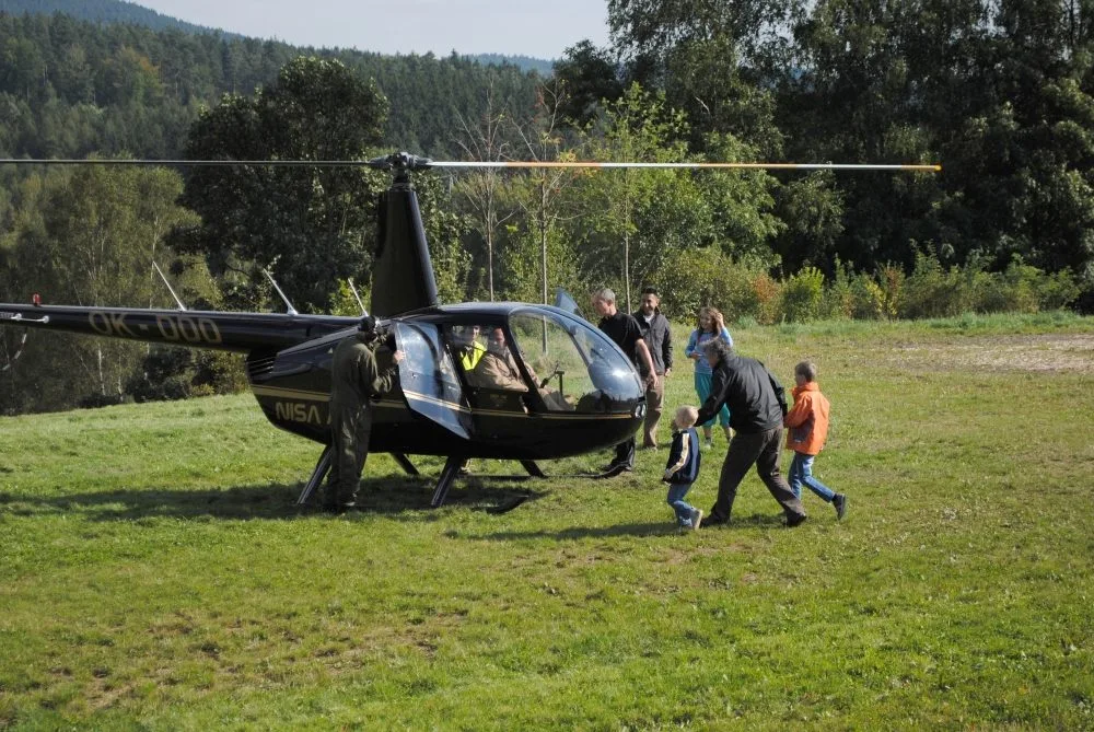 Helikoptéra se celý den nezastavila
