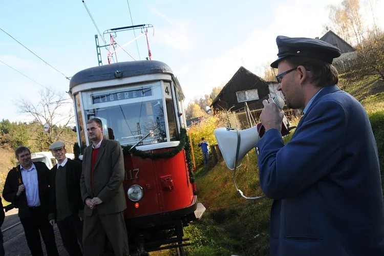 Historická tramvaj vyjela na státní svátek na slavnostní projížďku. Foto: MML/Jan Král