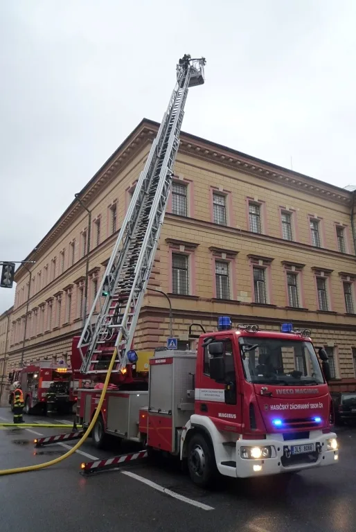 Cvičení v liberecké věznici se zúčastnilo pět hasičských sborů. Foto: Jaromír Mottl, David Kořínek