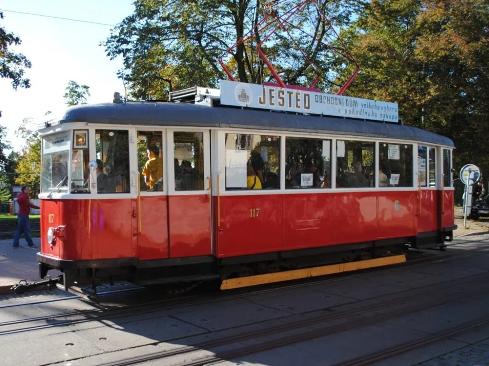 Na Retrodni se můžete svézt i historickou tramvají.