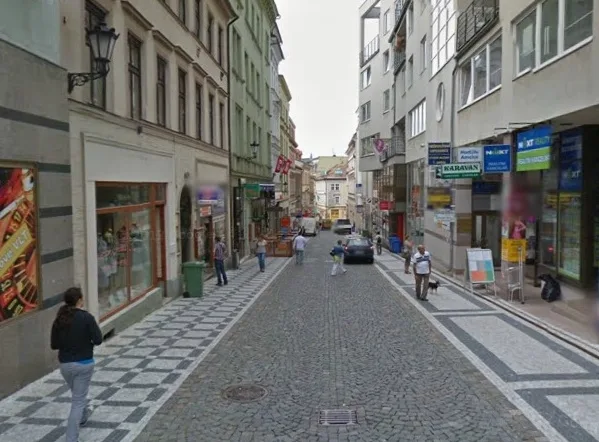 V Moskevské ulici řádění skončilo. Foto: Google maps
